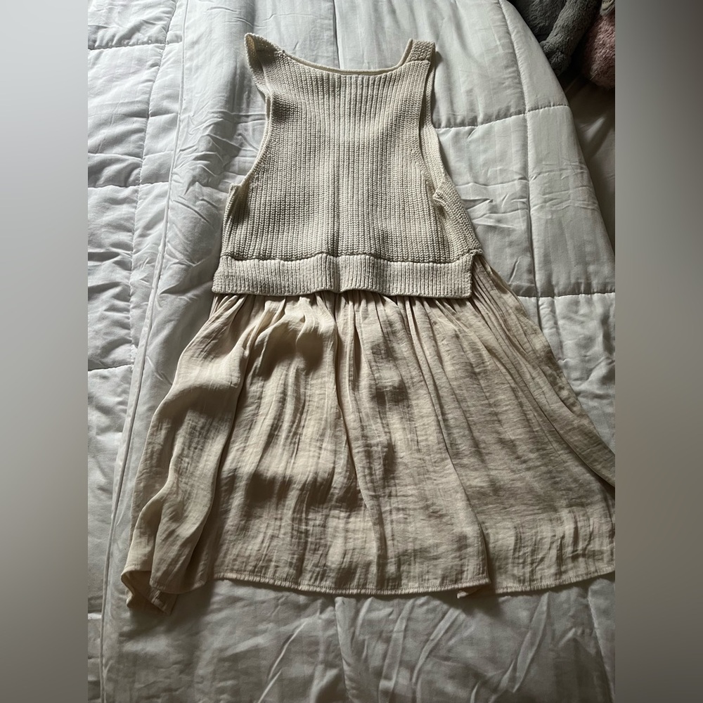 Cream Sleeveless Knit and Pleated Dress - Picture 3 of 3